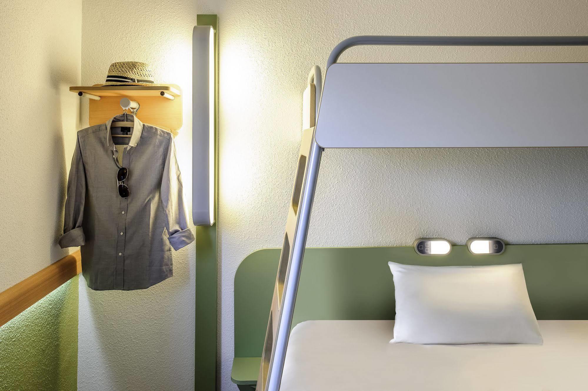 Hotel Ibis Budget Aix Les Bains - Gresy Екстериор снимка