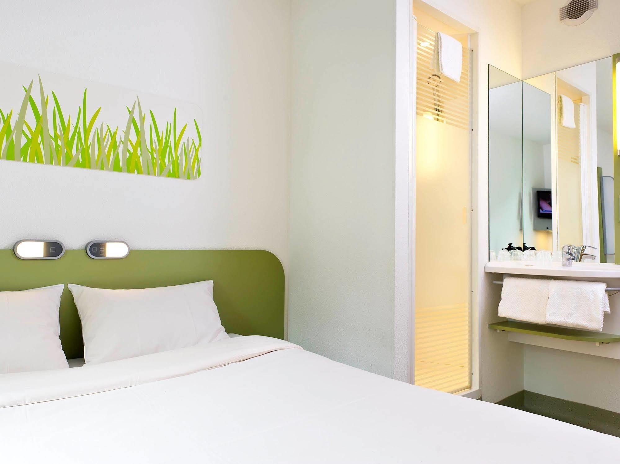 Hotel Ibis Budget Aix Les Bains - Gresy Екстериор снимка